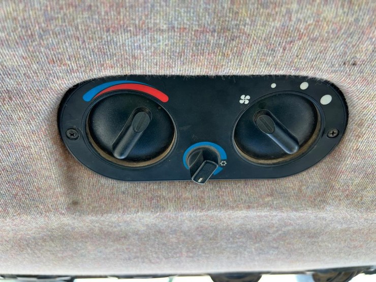 new-holland-tl100a-image-34