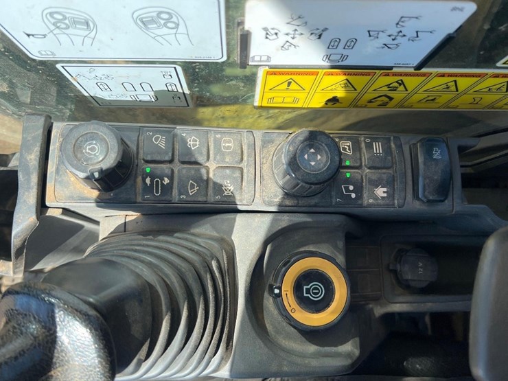 2022-caterpillar-315-gc-image-36