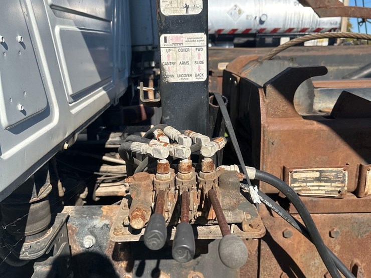 2003-mack-cv713-roll-off-image-7