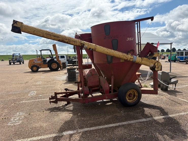 #6849-•-new-holland-352-grinder-mixer-image-3