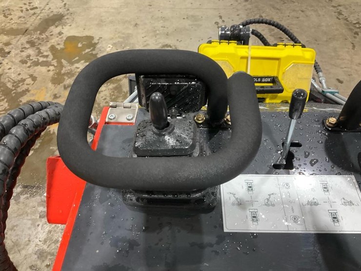 #1011-•-unused-ky380-mini-skid-steer-image-22
