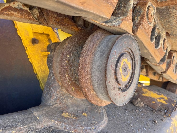 2021-komatsu-d71px-24-image-18