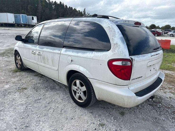 2005-dodge-grand-caravan-image-4