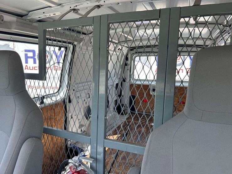 2011-ford-cargo-image-20