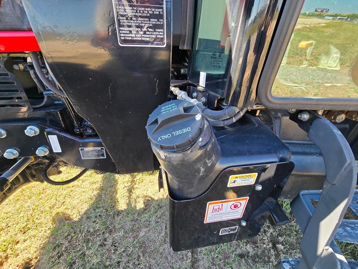 2025-mahindra-6075-image-36