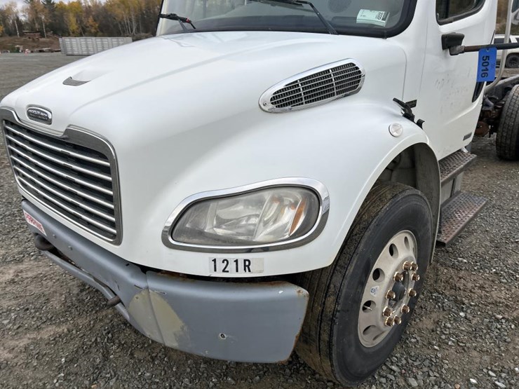 #5016-•-2008-freightliner-business-class-m2-cab-chassis-image-10