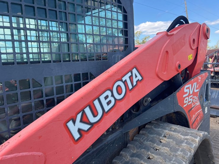 2019-kubota-svl95-2s-image-21
