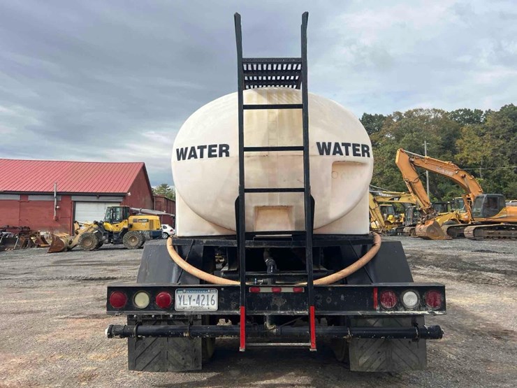 1983-international-s-series-water-truck-image-3