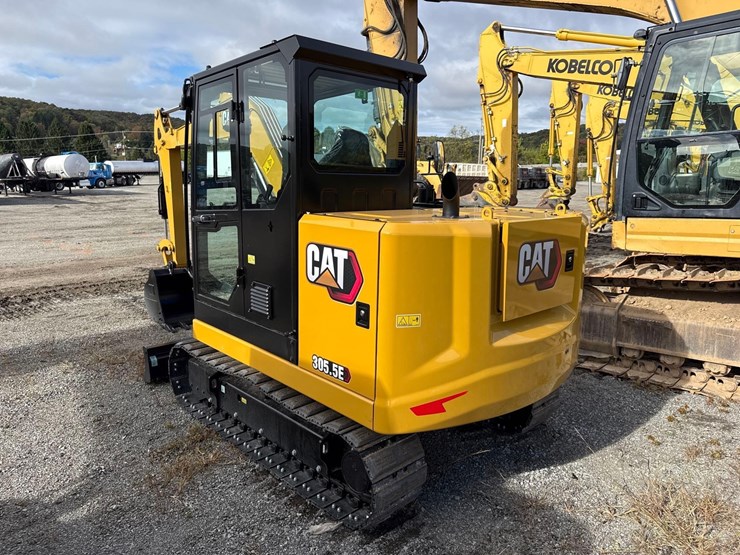 caterpillar-305-image-4