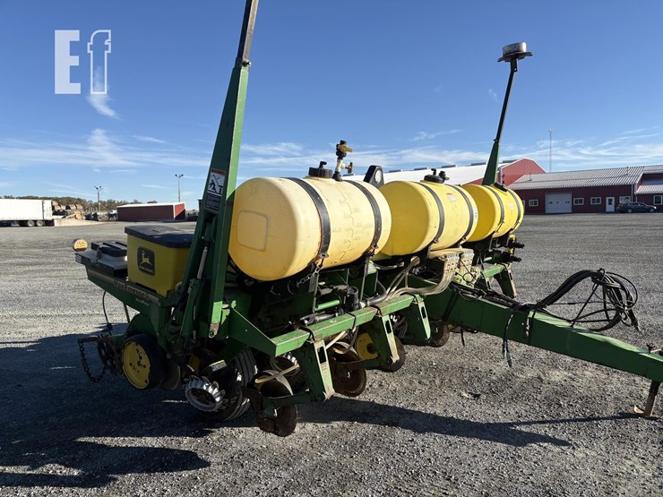 john-deere-7200-image-4