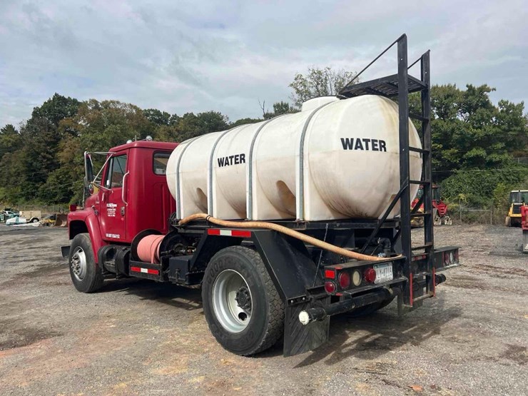 1983-international-s-series-water-truck-image-2