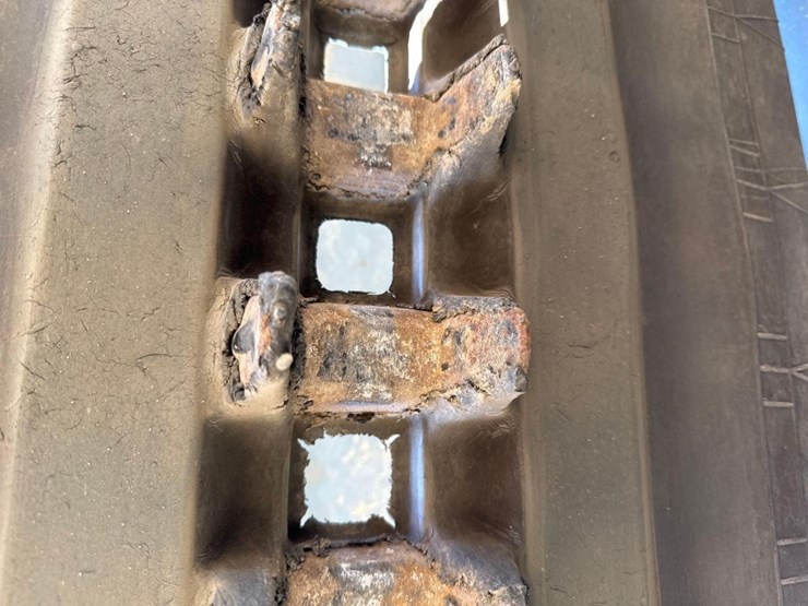 2022-takeuchi-tl12r2-image-12