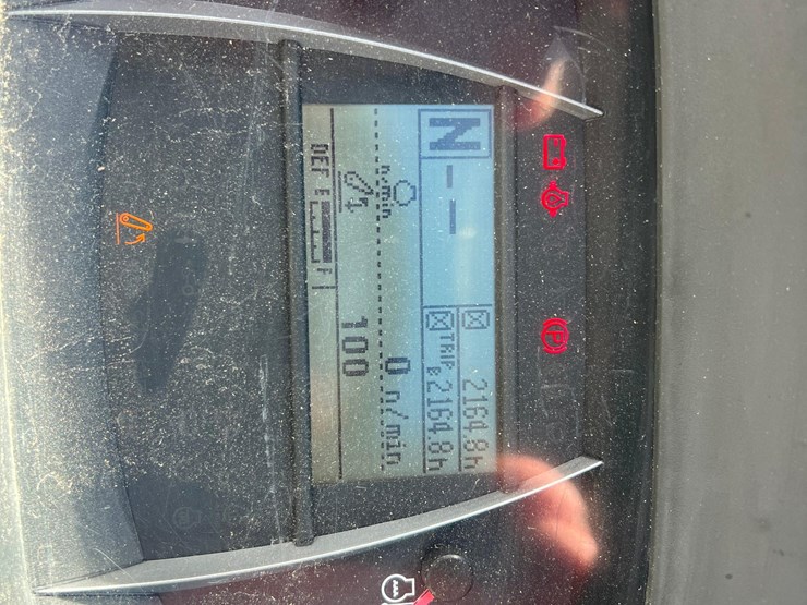 2017-kubota-m7-151-premium-image-51