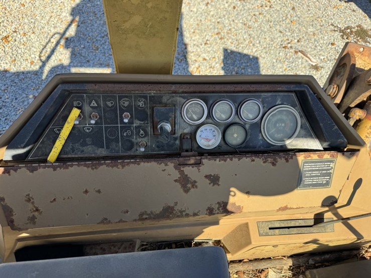 caterpillar-416-image-8