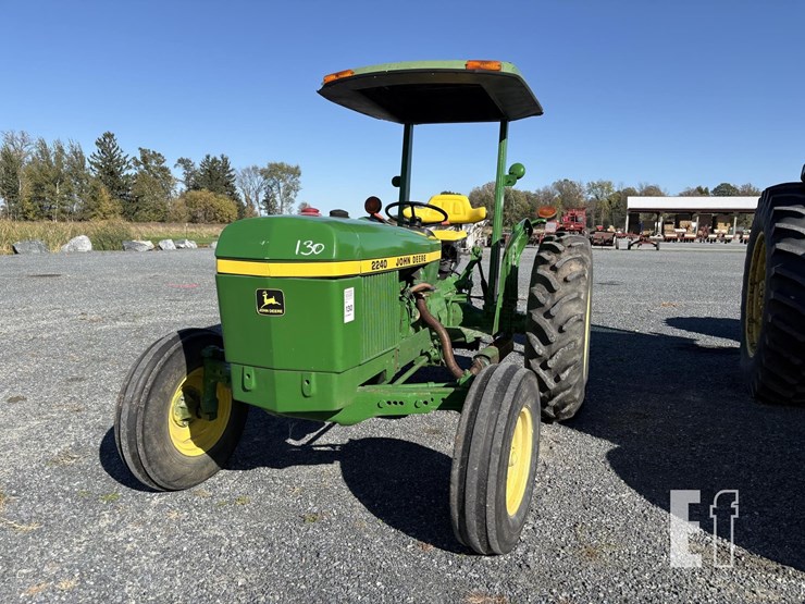 john-deere-2240-image-2