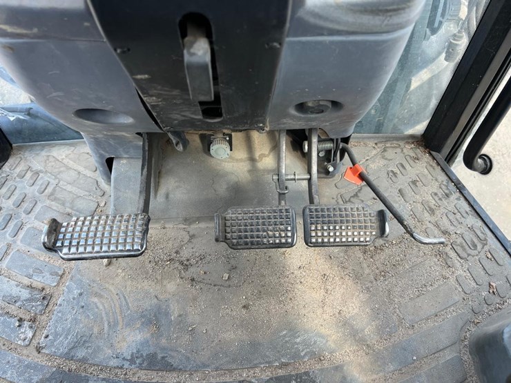 new-holland-tl100a-image-36