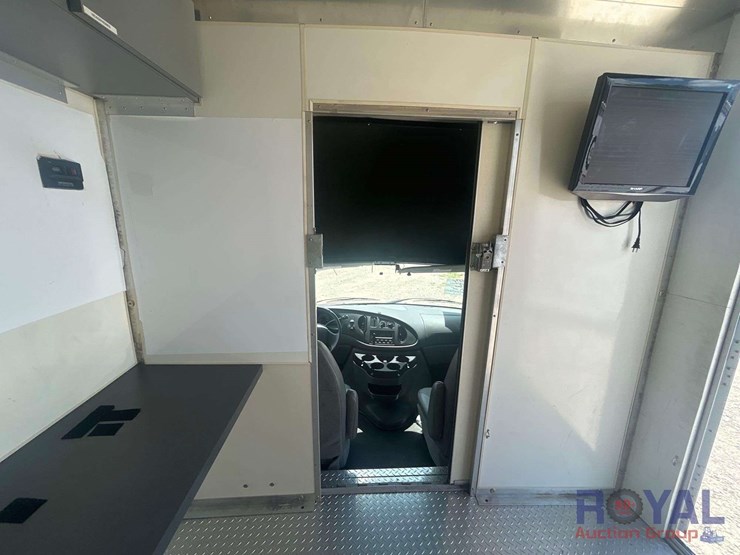 2007-ford-e450-image-30