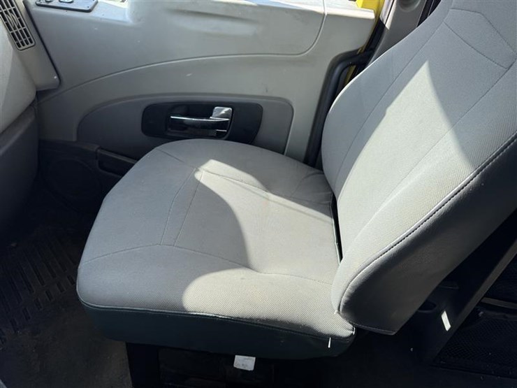 2012-international-prostar-image-18