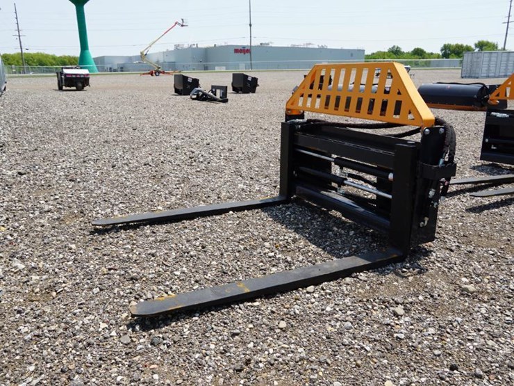 #1383-•-new!-wolverine-pallet-fork-hydraulic-adjustable-image-2