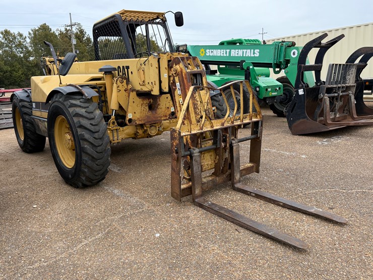 caterpillar-th63-image-2