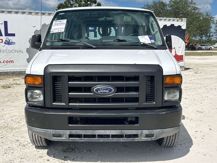 2011-ford-cargo-image-23