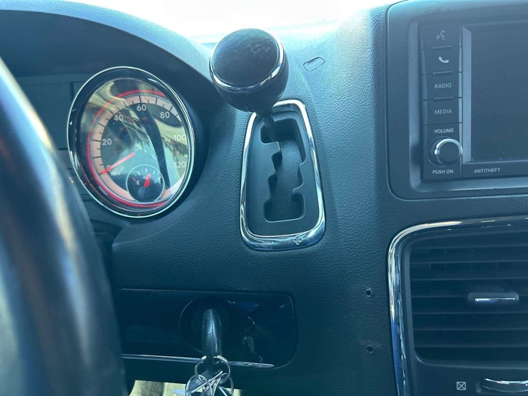 2018-dodge-grand-caravan-se-image-15