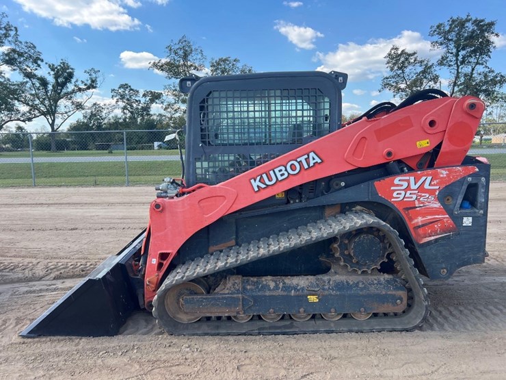 2019-kubota-svl95-2s-image-1