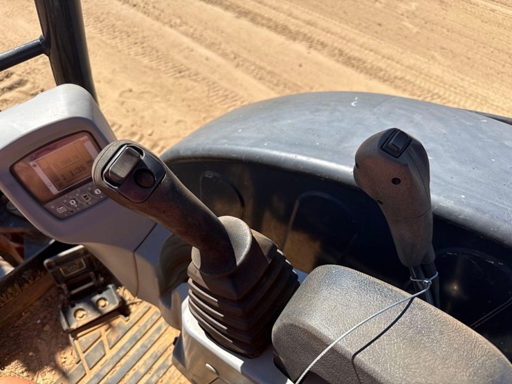 2020-kubota-kx033-4-image-30