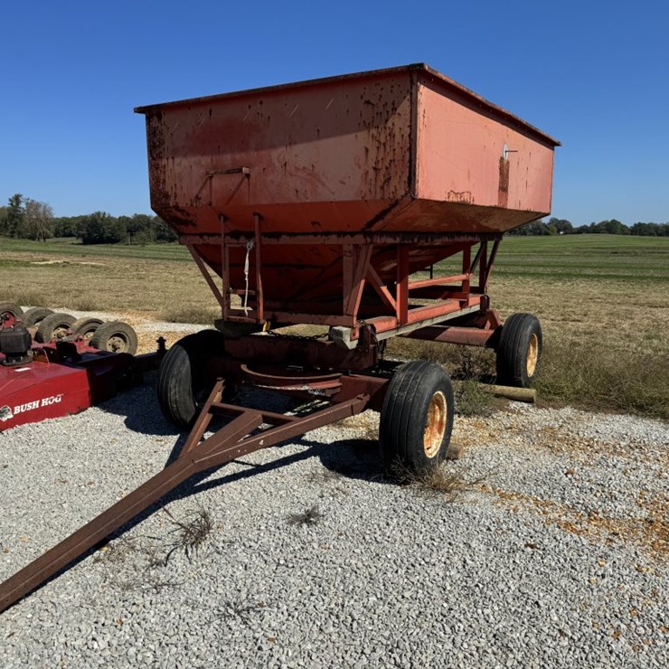 #12472 • 5th Wheel Grain Cart Gravity Wagon