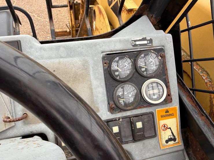 caterpillar-th63-image-38