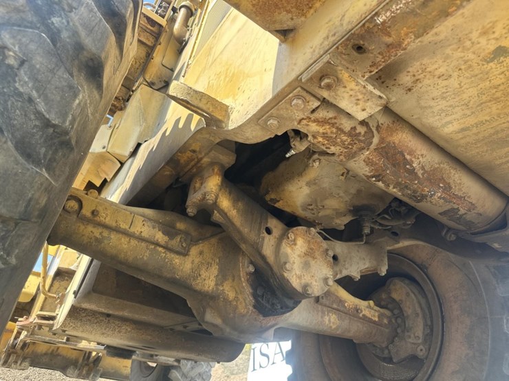 caterpillar-936-image-41