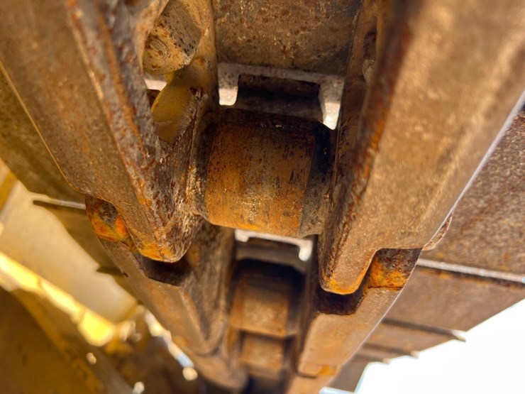 2003-caterpillar-d3g-xl-image-13