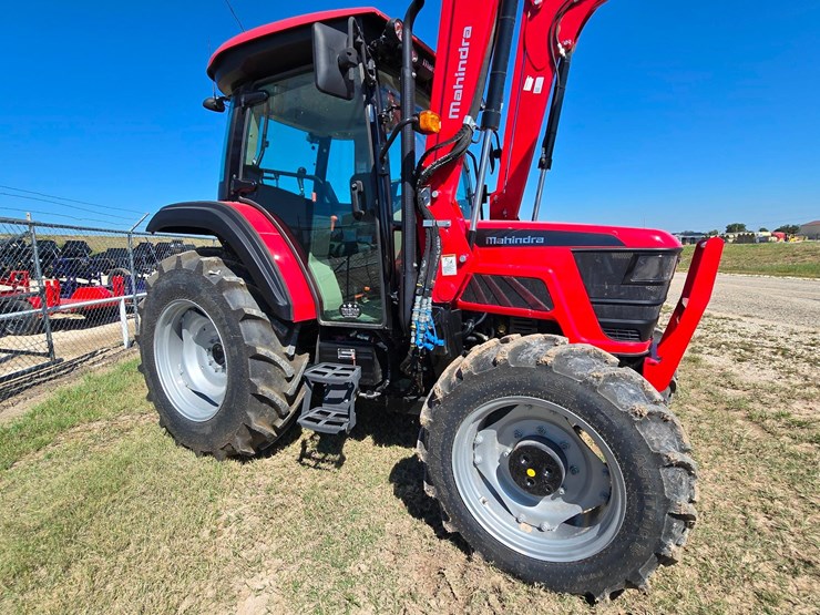 2025-mahindra-6075-image-23