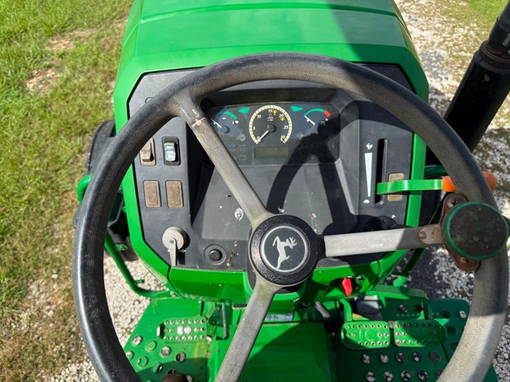 2015-john-deere-5065e-image-38