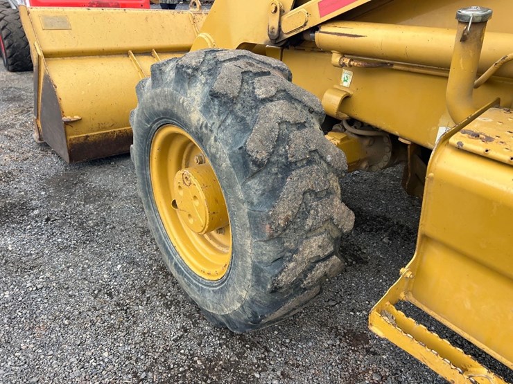 2001-caterpillar-420d-image-30