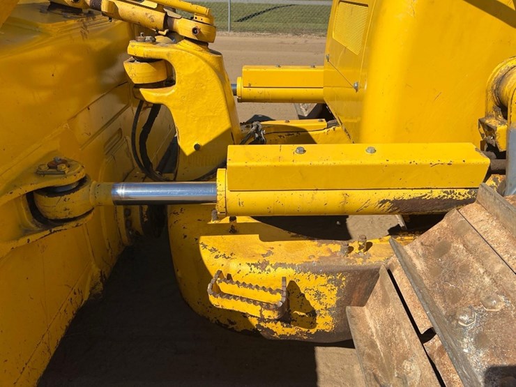 2021-komatsu-d71px-24-image-32