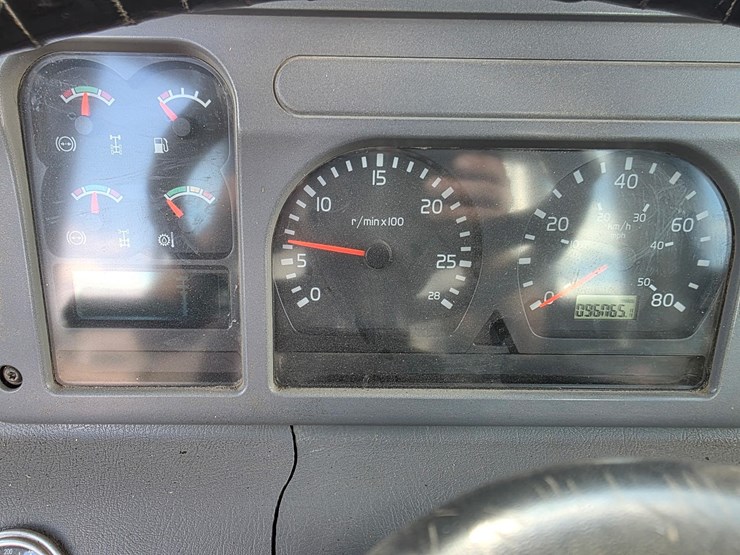 2003-volvo-a40d-image-30