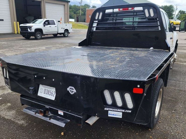 2012-chevrolet-3500-image-9