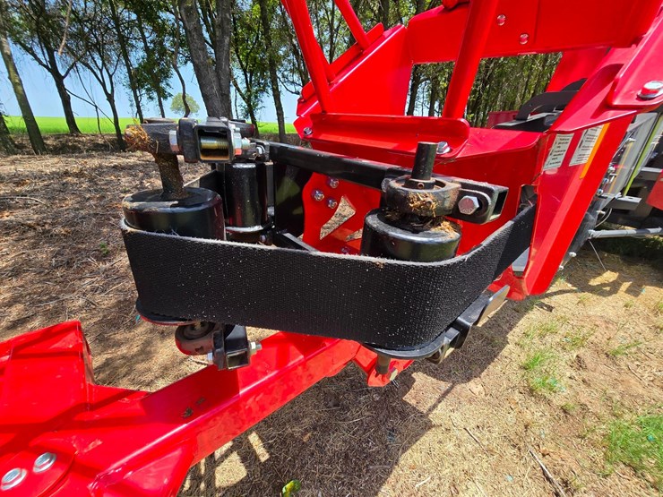 kuhns-ae10-small-square-bale-accumulator---10-bale-efficient-handling-system-image-11