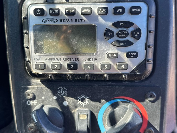 takeuchi-tl8r2-image-17