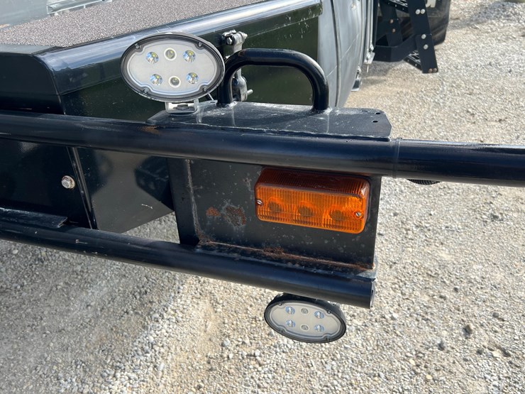 2019-terragator-7300-spinner-truck-image-14