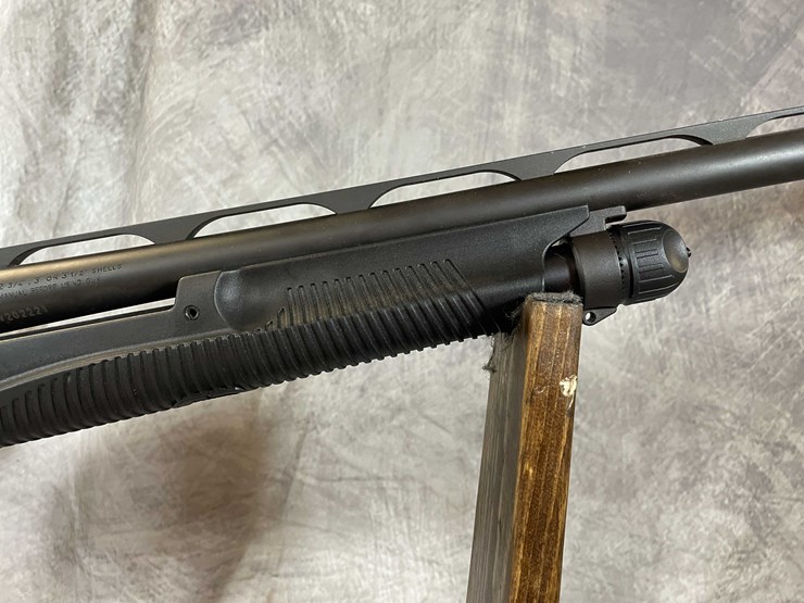 #2030-•-benelli-nova-12-ga.-pump-action-shotgun,-sn:-z185519-image-21