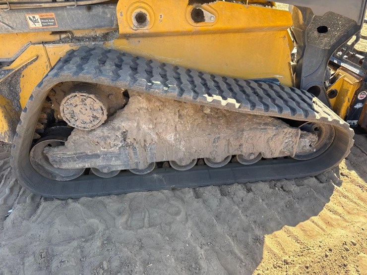 2020-deere-333g-image-15