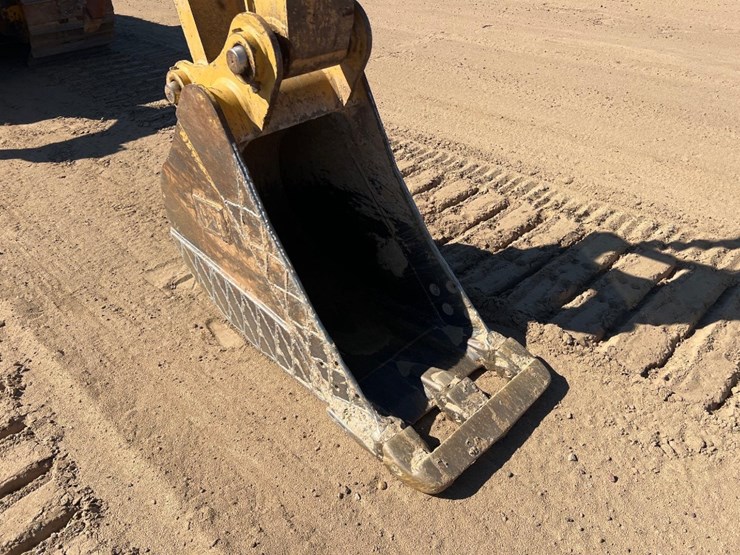 2022-caterpillar-315-gc-image-19