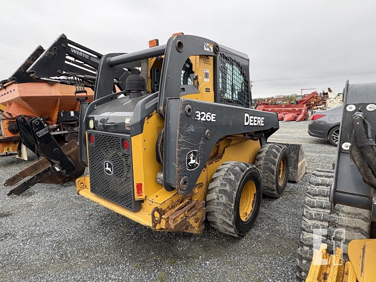 2015-deere-326e-image-6