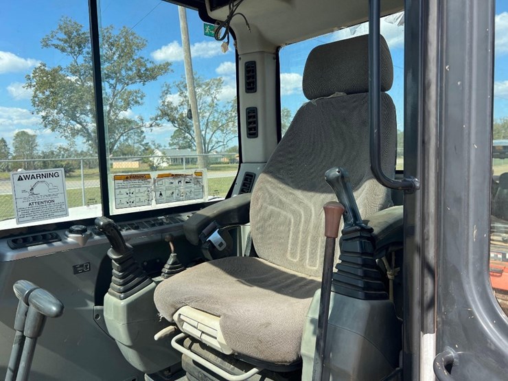 2012-bobcat-e80-image-30