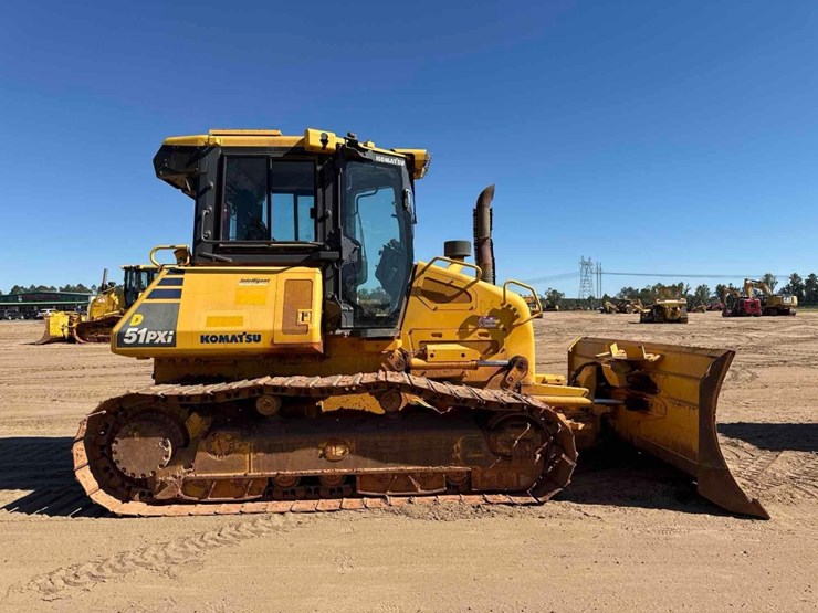 komatsu-d51pxi-24-image-5