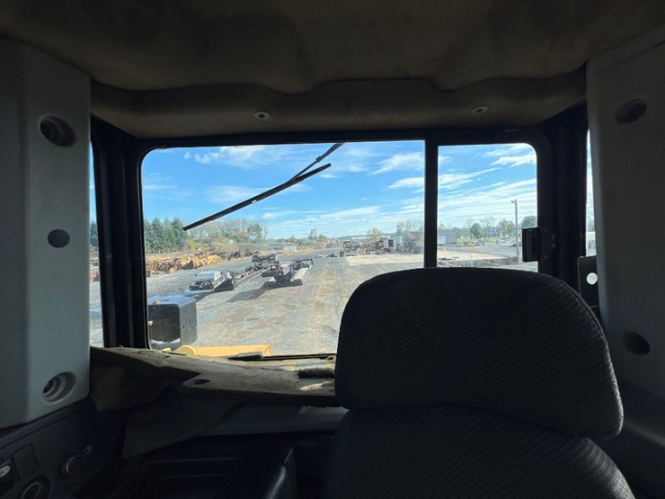 2006-caterpillar-d8t-image-41