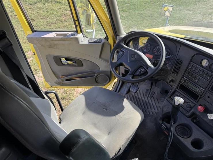 2012-international-prostar-image-15