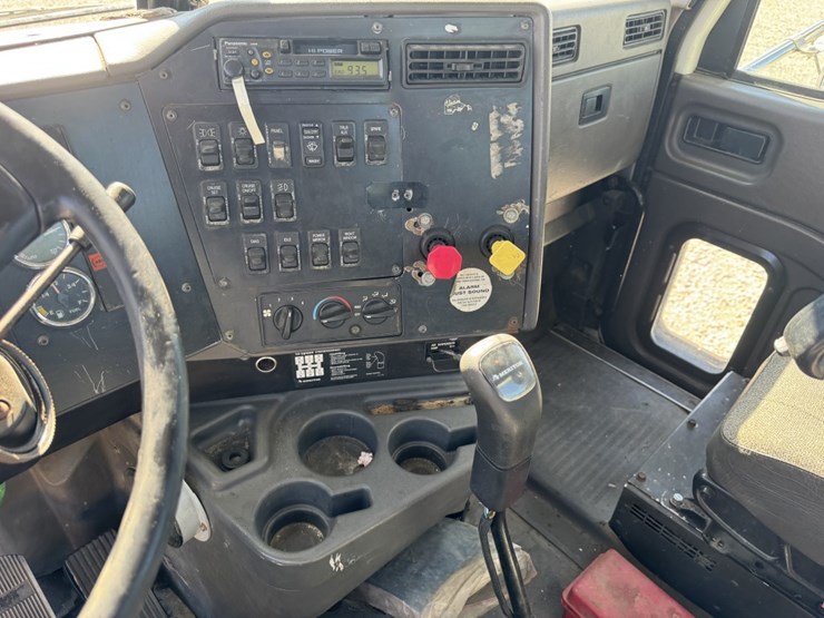 2001-international-2001-image-13